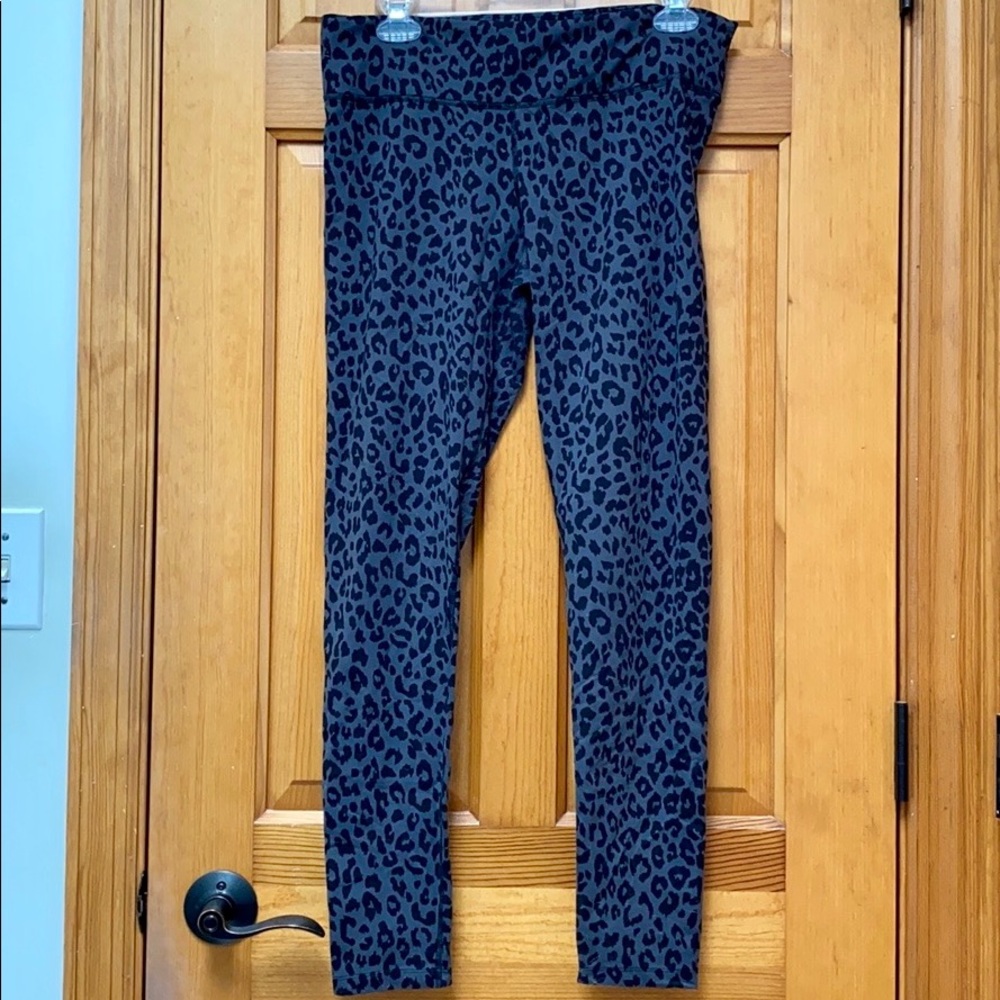 VS PINK Leopard Leggings